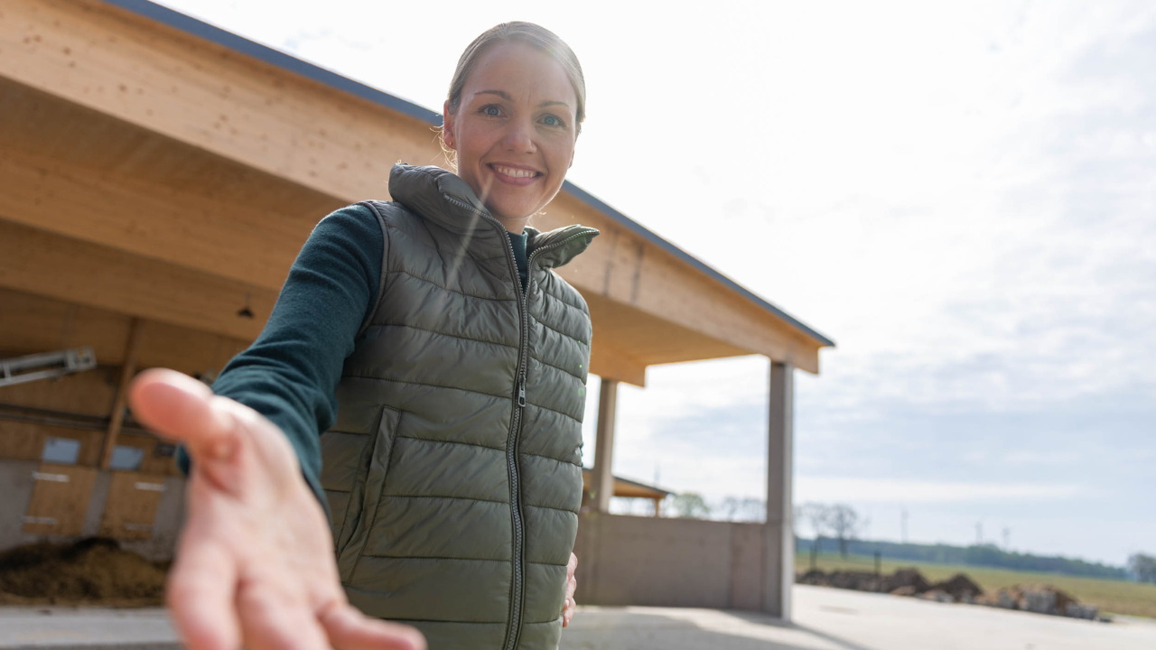 Gesa Langenberg auf auf ihrem Hof in Bockstedt