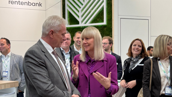 Bundeslandwirtschaftsminister Alois Rainer und Nikola Steinbock beim Lunch-Empfang auf der Agritechnica 2025 in Hannover