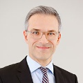 Portraitfoto von Dr. Klaus Hollenberg