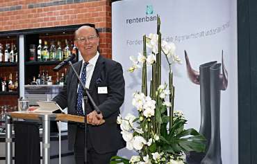 Dr. Horst Reinhardt begrüßt die Gäste zum Rehwinkel-Symposium 2019 in Berlin