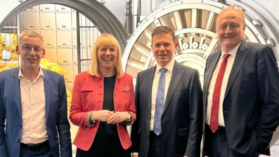 Auf dem Foto v.l.n.r. Dietmar Ilg, Dr. Marc Kaninke, Nikola Steinbock, Dr. Oliver Engels und Joachim Rukwied