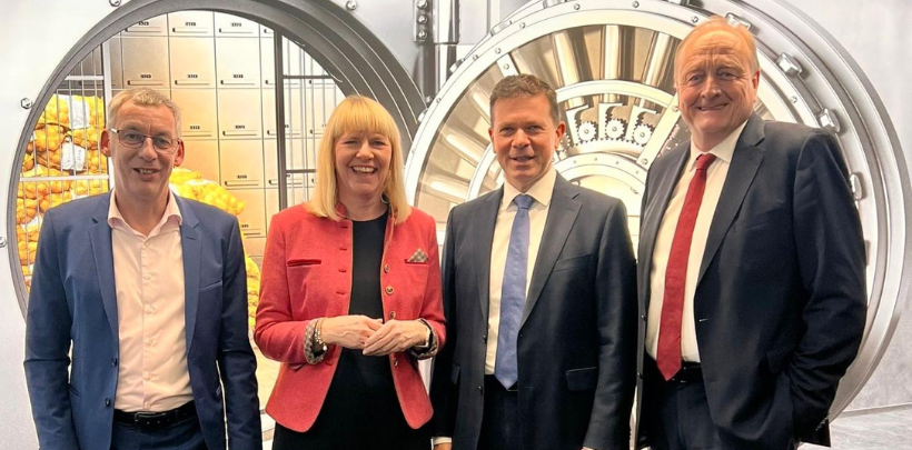 Auf dem Foto v.l.n.r. Dietmar Ilg, Dr. Marc Kaninke, Nikola Steinbock, Dr. Oliver Engels und Joachim Rukwied